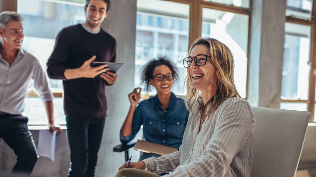 Positive Psychologie im Arbeitsalltag: So wirkt sie wirklich